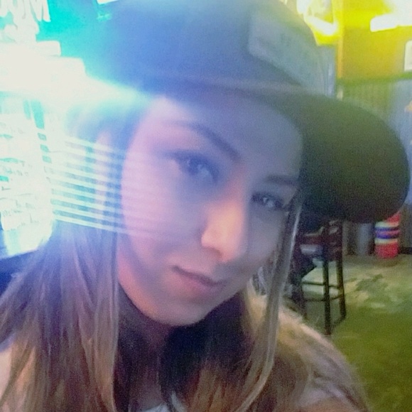 Meet your Posher, Crystal - Picture 1 of 1